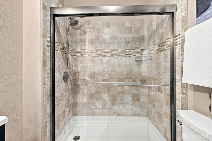 Property photo for 3860 Ne 41st Street, Seattle photo 32