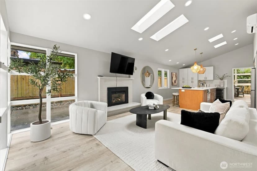 Property photo for 3860 Ne 41st Street, Seattle photo 12