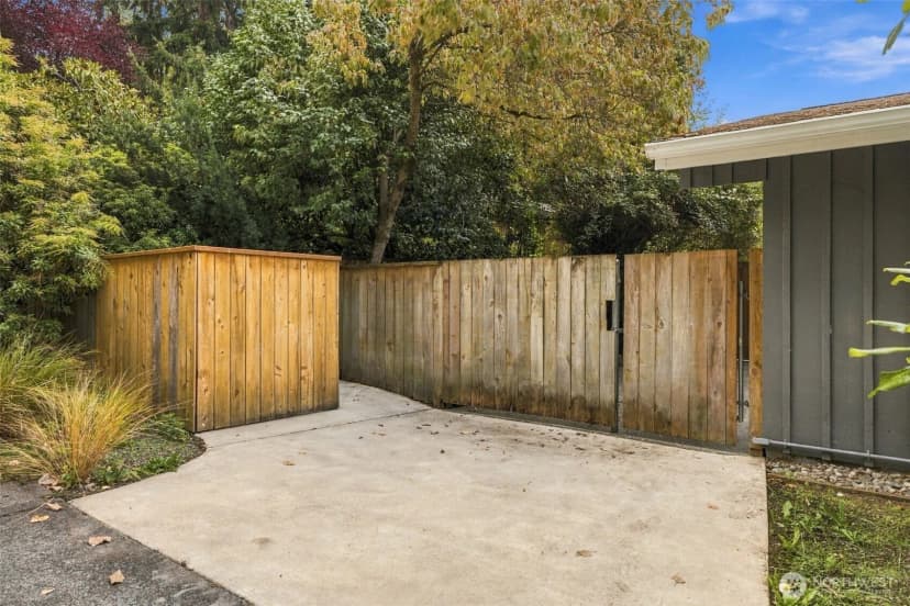 Property photo for 3860 Ne 41st Street, Seattle photo 25