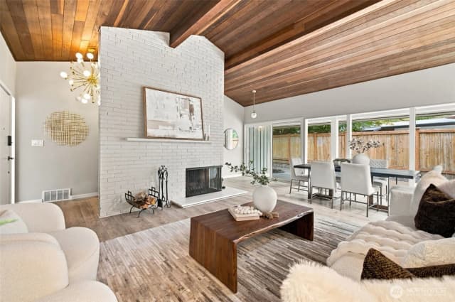 Property photo for 3860 Ne 41st Street, Seattle