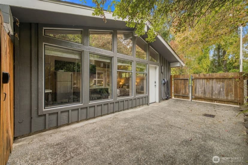 Property photo for 3860 Ne 41st Street, Seattle photo 24