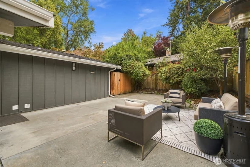 Property photo for 3860 Ne 41st Street, Seattle photo 23