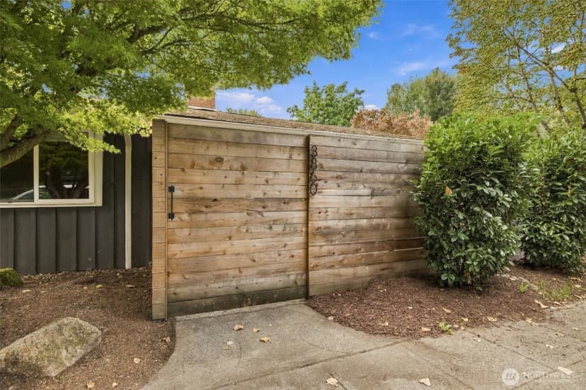 Property photo for 3860 Ne 41st Street, Seattle photo 34
