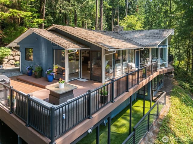 Property photo for 3718 130th Avenue Ne, Bellevue photo 2