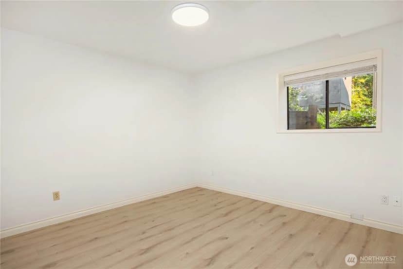 Property photo for 3718 130th Avenue Ne, Bellevue photo 28