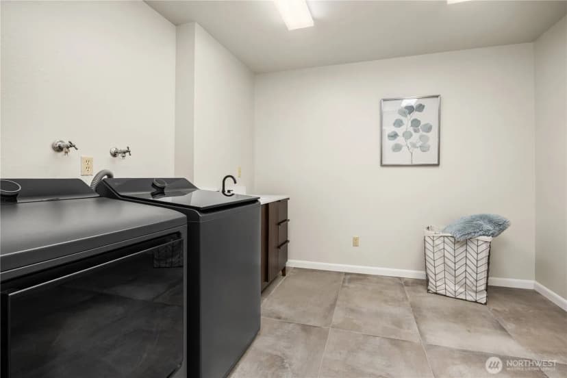 Property photo for 3718 130th Avenue Ne, Bellevue photo 32