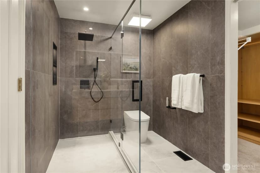 Property photo for 3718 130th Avenue Ne, Bellevue photo 23