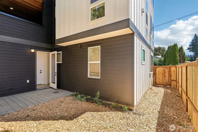 Property photo for 1516 Ne 147th Street, Shoreline photo 31