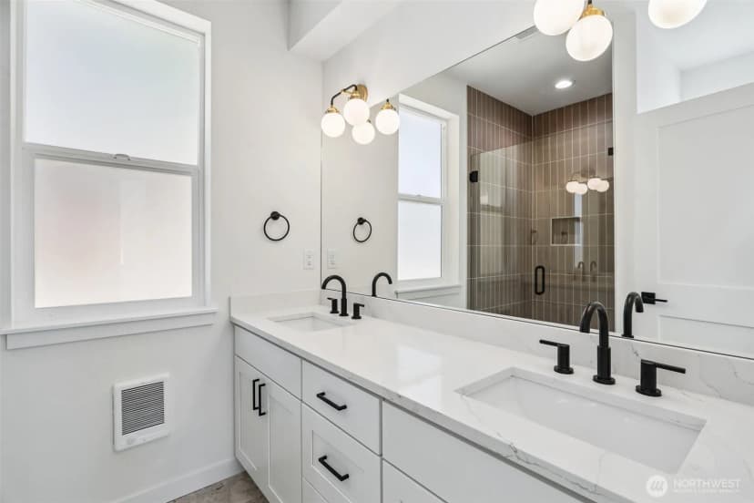 Property photo for 1516 Ne 147th Street, Shoreline photo 18