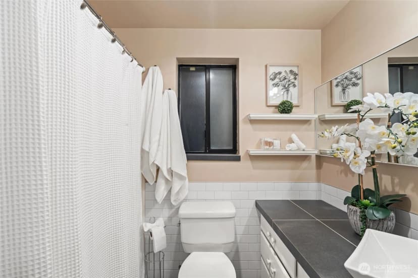 Property photo for 1228 S Lake Stickney Drive, Lynnwood photo 27