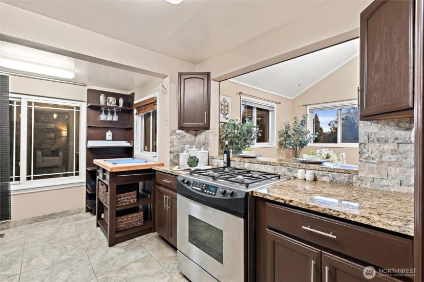 Property photo for 1228 S Lake Stickney Drive, Lynnwood photo 17