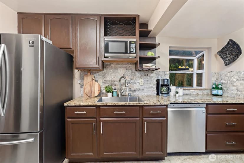 Property photo for 1228 S Lake Stickney Drive, Lynnwood photo 15