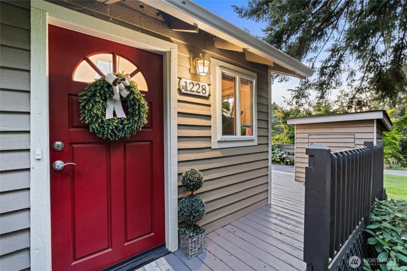 Property photo for 1228 S Lake Stickney Drive, Lynnwood photo 4