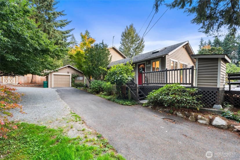 Property photo for 1228 S Lake Stickney Drive, Lynnwood