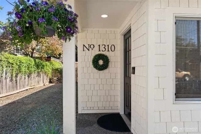 Property photo for 1310 N Montgomery Avenue, Bremerton photo 2