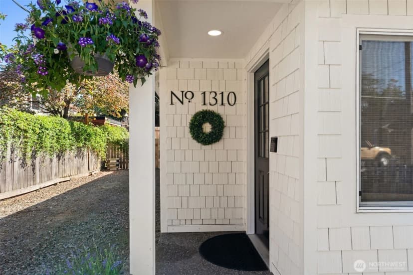 Property photo for 1310 N Montgomery Avenue, Bremerton photo 2