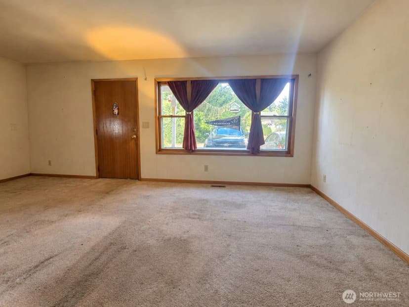 Property photo for 3460 Forest Drive Ne, Bremerton photo 9
