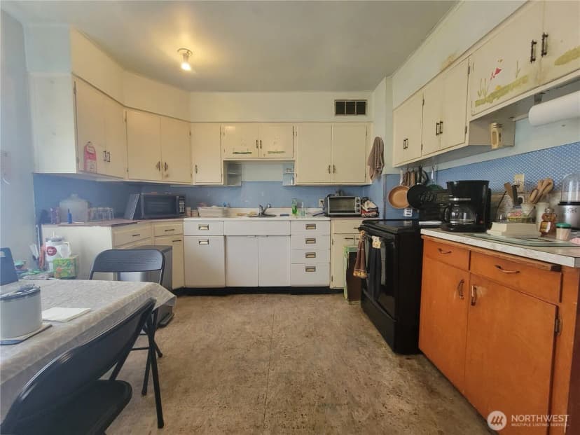 Property photo for 3460 Forest Drive Ne, Bremerton photo 11