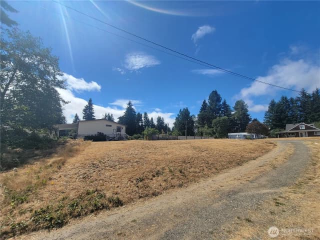 Property photo for 3460 Forest Drive Ne, Bremerton photo 5