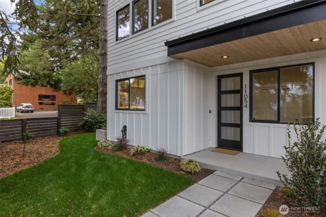 Property photo for 11054 2nd Avenue Nw, Seattle photo 4