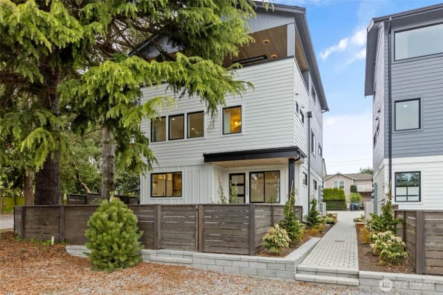 Property photo for 11054 2nd Avenue Nw, Seattle photo 3