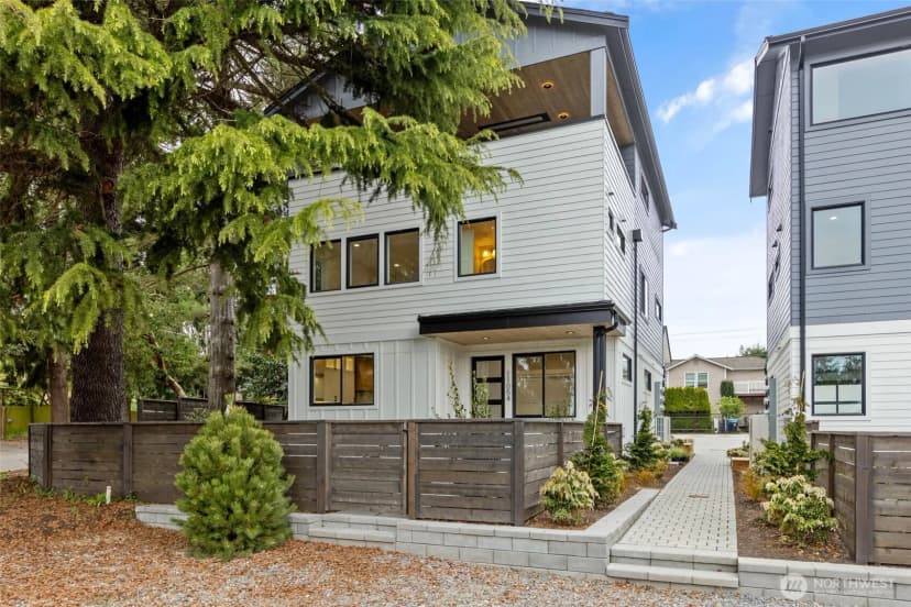 Property photo for 11054 2nd Avenue Nw, Seattle photo 3