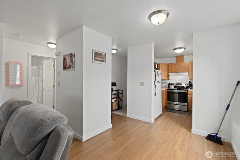 Property photo for 13204 12th Avenue Sw, Burien photo 16