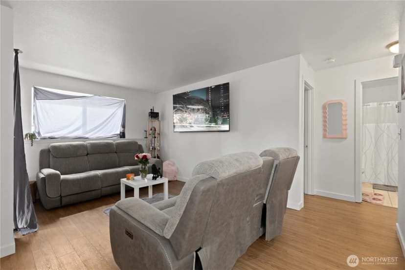 Property photo for 13204 12th Avenue Sw, Burien photo 15