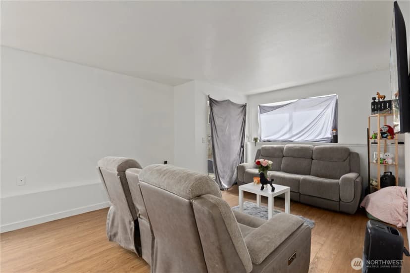 Property photo for 13204 12th Avenue Sw, Burien photo 19