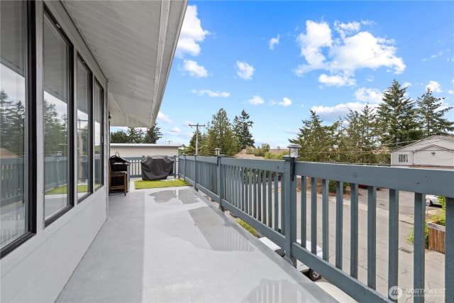 Property photo for 13204 12th Avenue Sw, Burien photo 3