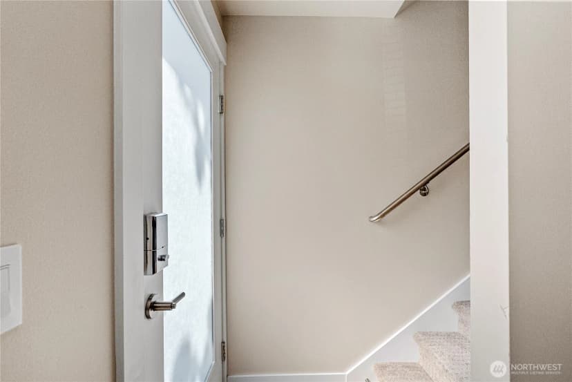 Property photo for 414 Ne 73rd Street, Seattle photo 14