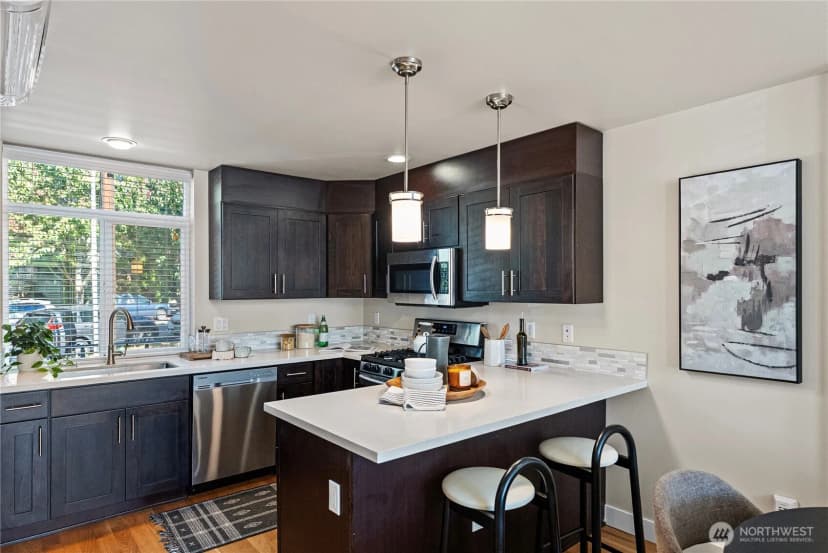 Property photo for 414 Ne 73rd Street, Seattle photo 7