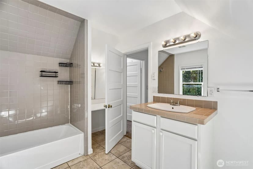 Property photo for 6558 16th Avenue Nw, Seattle photo 16