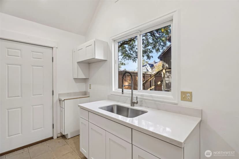 Property photo for 6558 16th Avenue Nw, Seattle photo 23