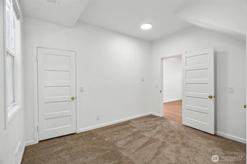 Property photo for 6558 16th Avenue Nw, Seattle photo 13