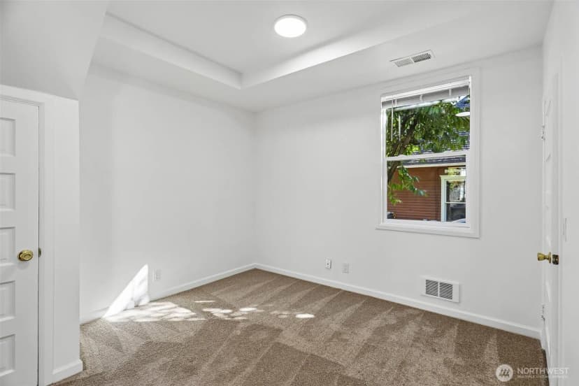 Property photo for 6558 16th Avenue Nw, Seattle photo 12