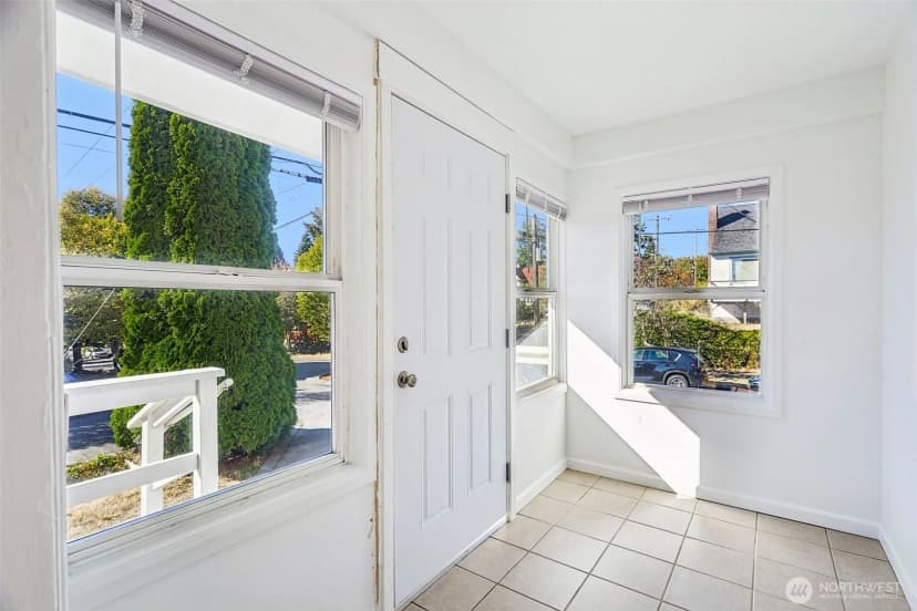 Property photo for 6558 16th Avenue Nw, Seattle photo 5