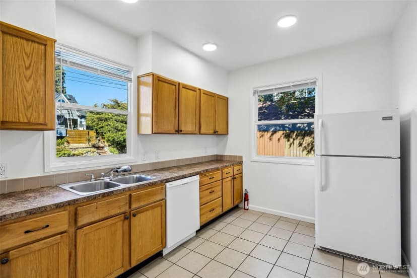 Property photo for 6558 16th Avenue Nw, Seattle photo 10
