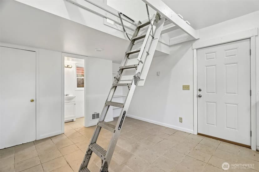 Property photo for 6558 16th Avenue Nw, Seattle photo 24