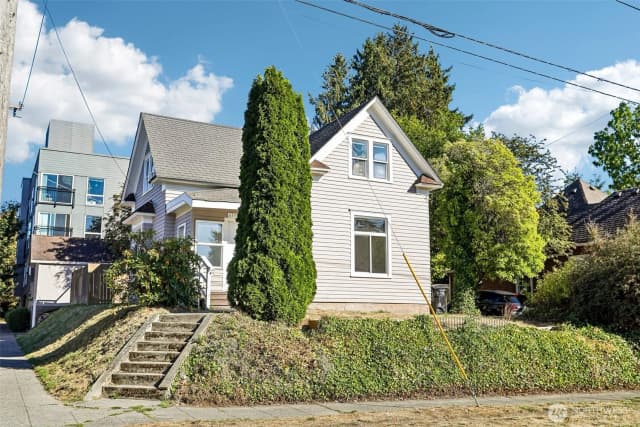 Property photo for 6558 16th Avenue Nw, Seattle photo 2