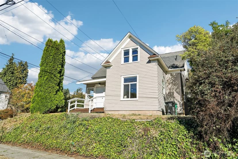 Property photo for 6558 16th Avenue Nw, Seattle photo 3