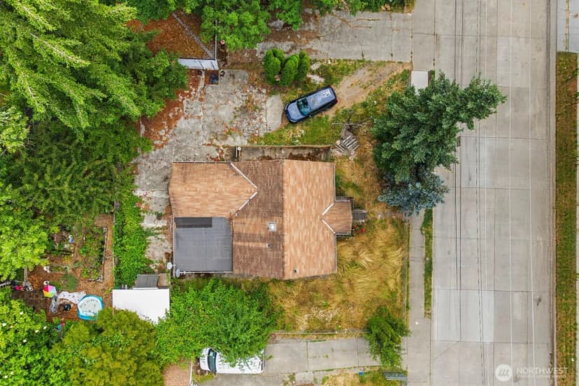 Property photo for 6754 40th Avenue S, Seattle photo 12