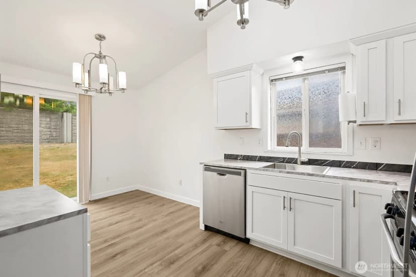 Property photo for 17715 Spring Lane Avenue, Marysville photo 8
