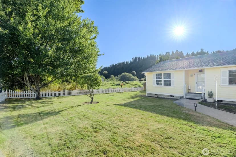 Property photo for 559 Algona Boulevard N, Algona photo 6
