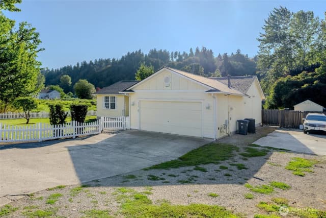 Property photo for 559 Algona Boulevard N, Algona photo 3