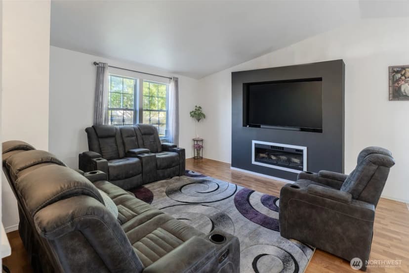 Property photo for 559 Algona Boulevard N, Algona photo 9