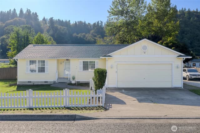 Property photo for 559 Algona Boulevard N, Algona