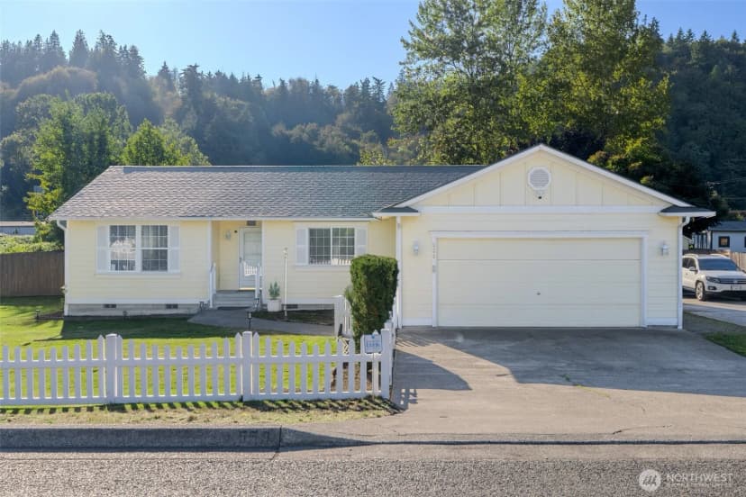 Property photo for 559 Algona Boulevard N, Algona