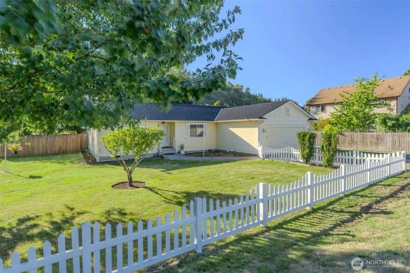 Property photo for 559 Algona Boulevard N, Algona photo 2