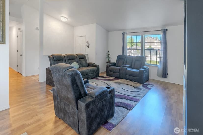 Property photo for 559 Algona Boulevard N, Algona photo 7
